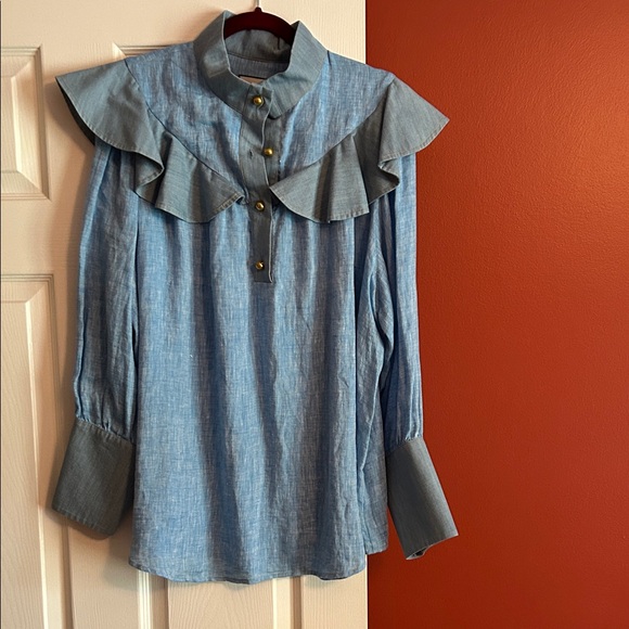 Tuckernuck Tops - Tuckernuck chambray Blue Ruffled Women's Top
